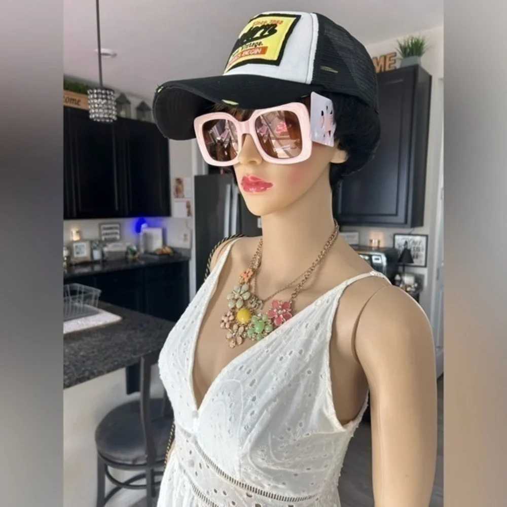 💋NWT Statement oversized square framed pink pearl sunglasses 🕶 sunshades